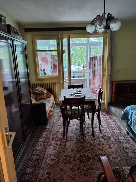 Basarabia Garsoniera de vanzare in zona Costin Georgian-metrou