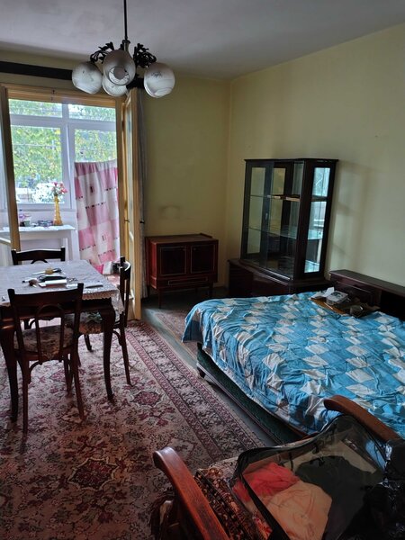 Basarabia Garsoniera de vanzare in zona Costin Georgian-metrou